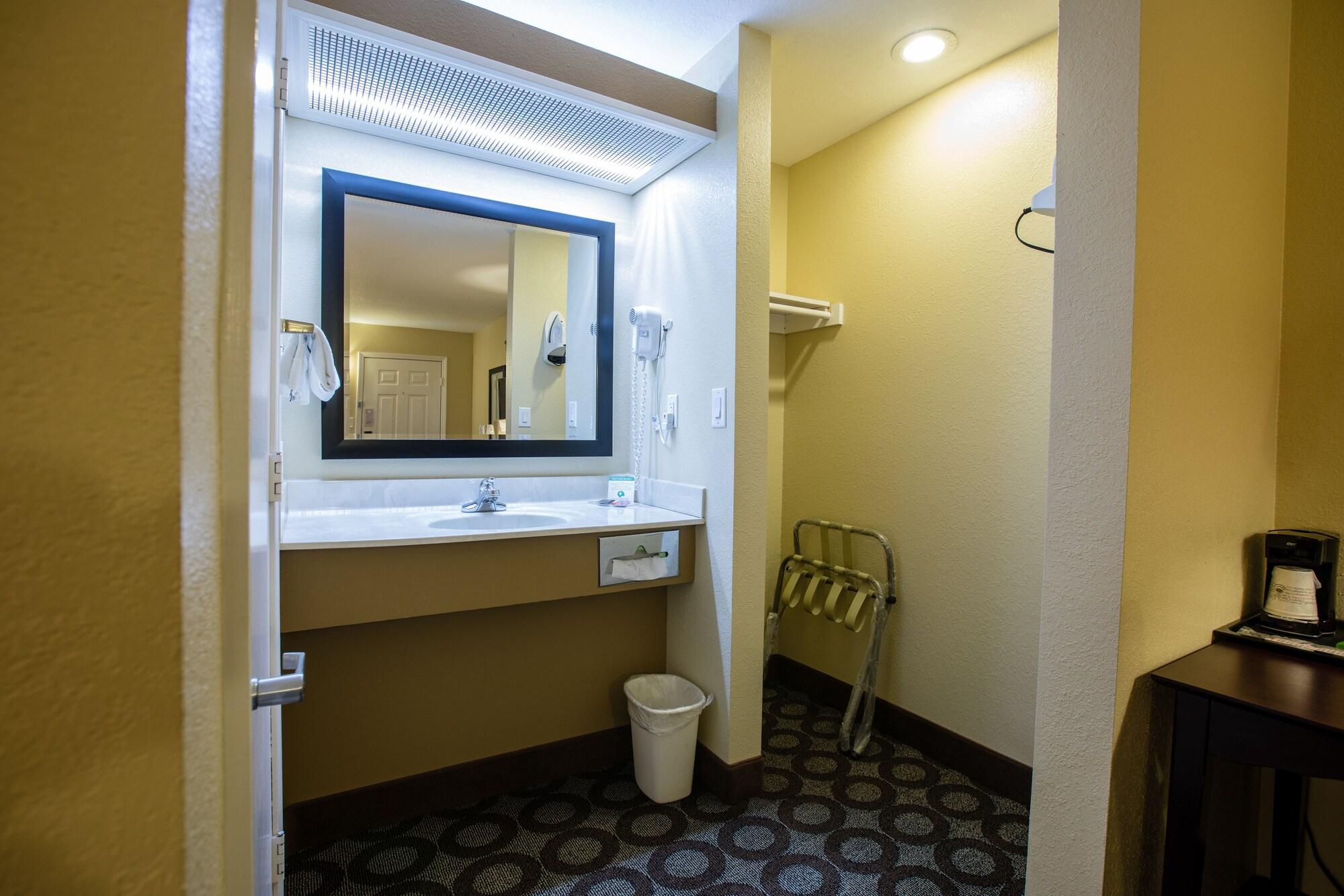 Relax Inn&Suites Kuttawa Bagian luar foto