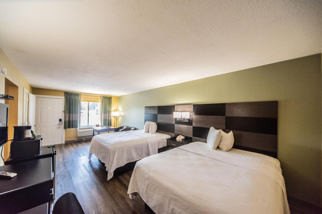 Relax Inn&Suites Kuttawa Bagian luar foto