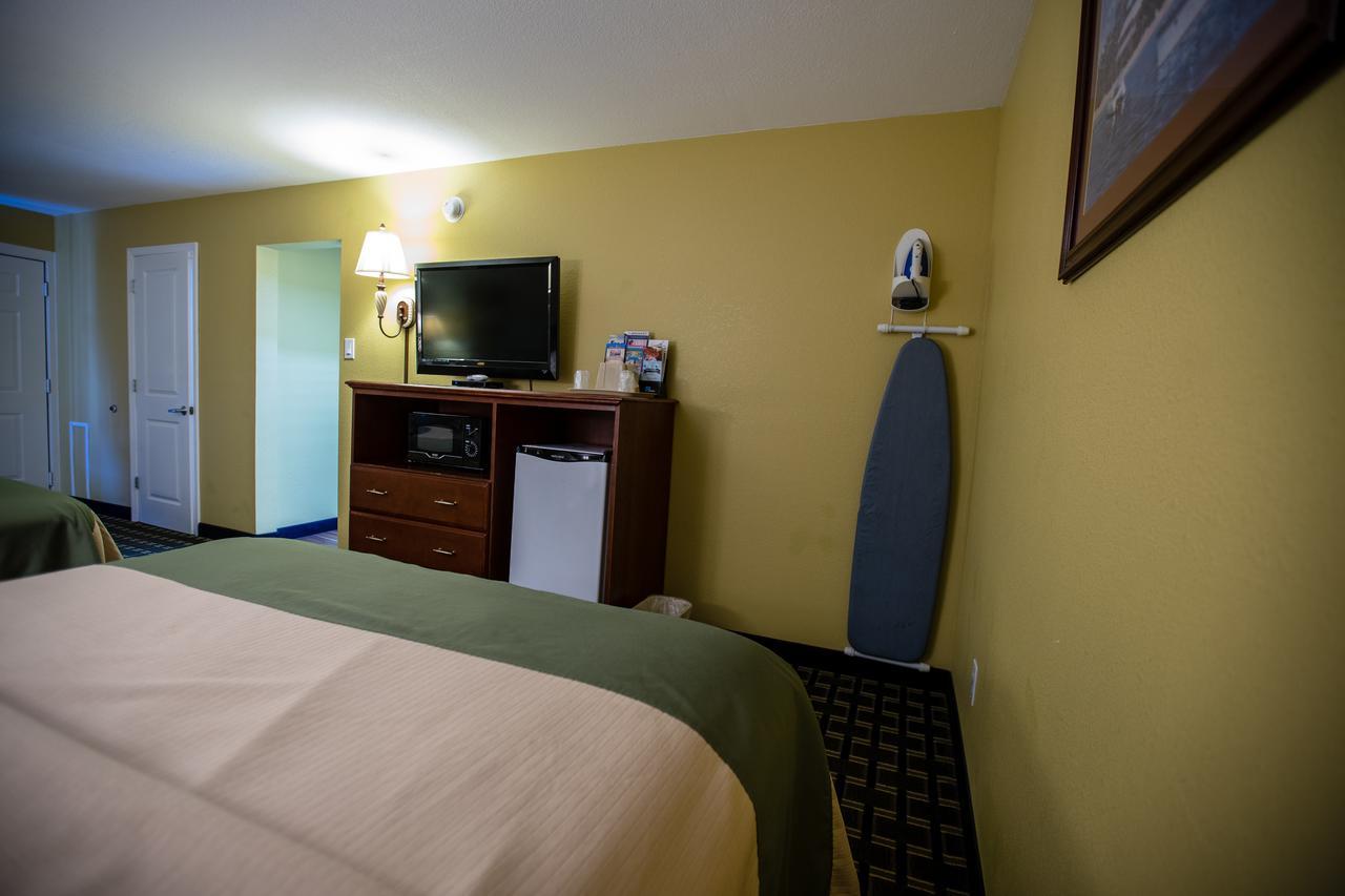 Relax Inn&Suites Kuttawa Bagian luar foto